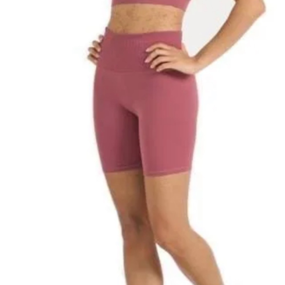 Vuori Women's Bike Shorts in Dusty Rose